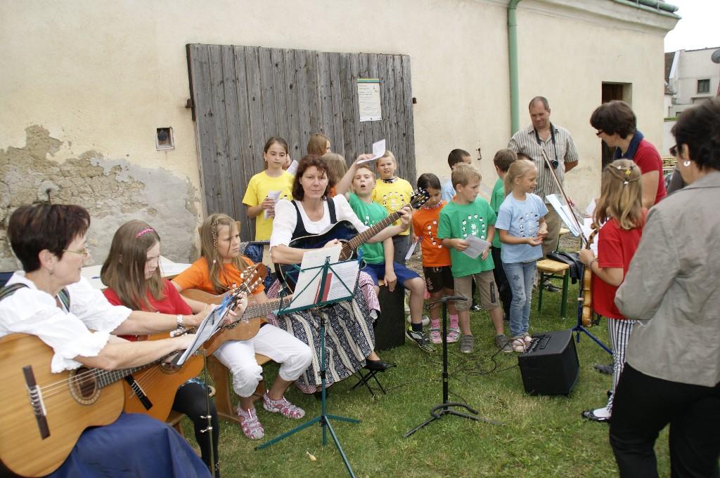 Eröffnung der ÖB im Pfarrhof Nappersdorf am 15.6.2014